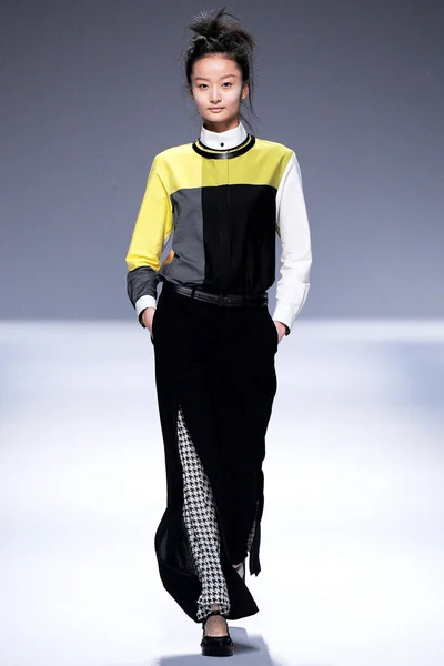 Look 7